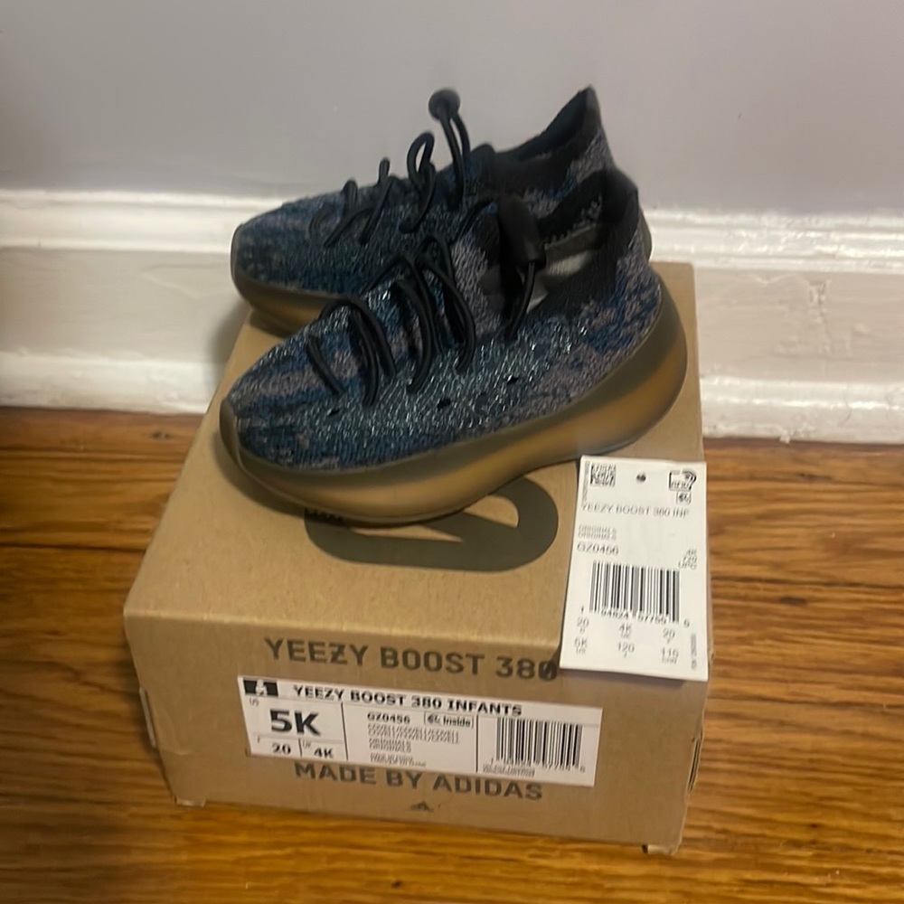 Toddler Yeezy 380 Boost “Covellite” Sneakers Size 5c